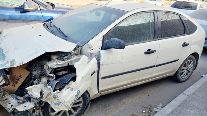 Ford Focus 2006, 385,000 km - 1.6 л - Bakı
