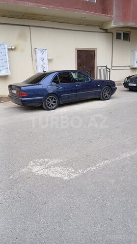 Mercedes E 240 1998, 398,000 km - 2.4 l - Xırdalan