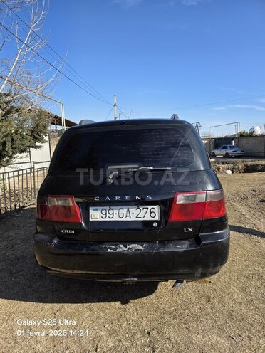 Kia Carens-6