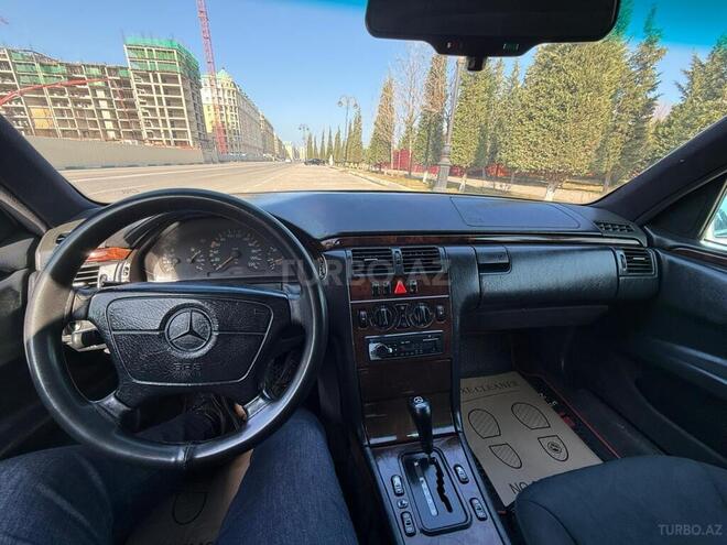 Mercedes E 300 1997, 386,000 km - 3.0 l - Sumqayıt