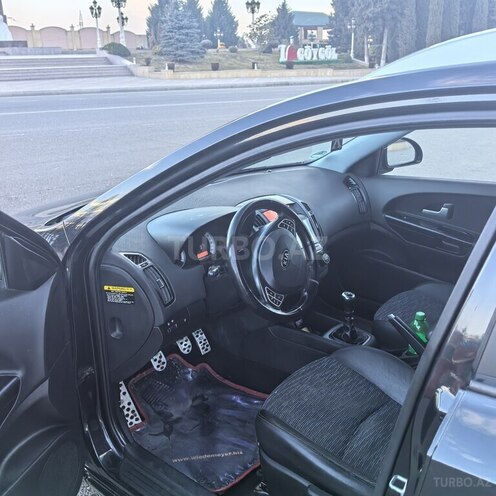 Kia  2008, 261,700 km - 1.4 l - Gəncə