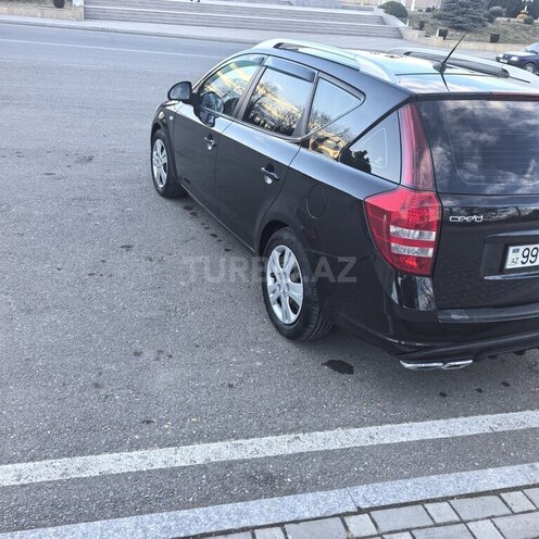 Kia  2008, 261,700 km - 1.4 l - Gəncə