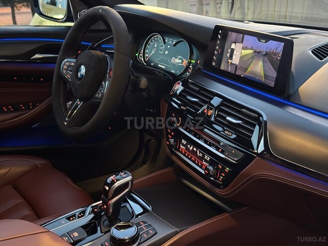 BMW M5 2018, 83,000 km - 4.4 l - Bakı