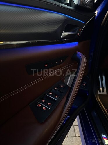 BMW M5 2018, 83,000 km - 4.4 l - Bakı