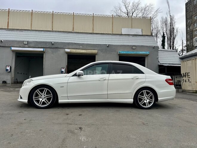 Mercedes E 350 2011, 235,000 km - 3.5 l - Bakı