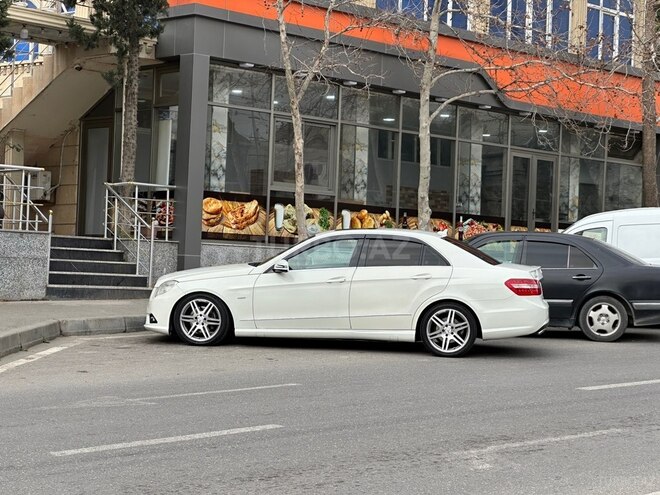 Mercedes E 350 2011, 235,000 km - 3.5 l - Bakı