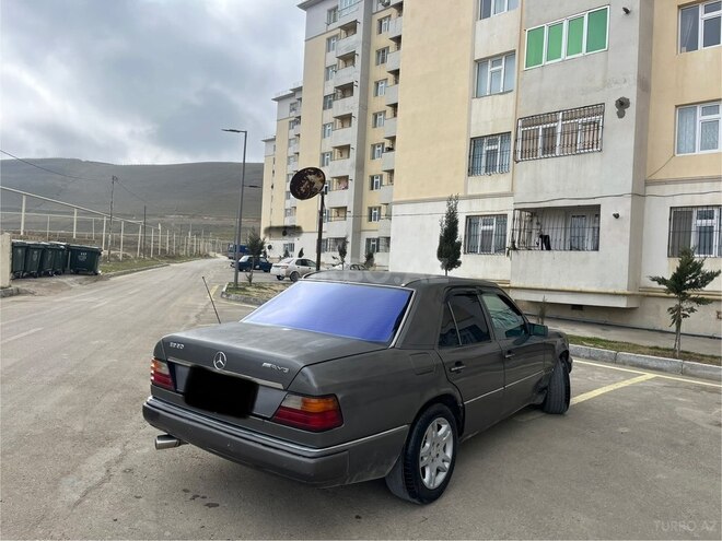 Mercedes 220 E 1993, 390,000 km - 2.2 l - Bakı