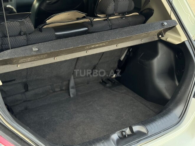 Nissan Tiida-11