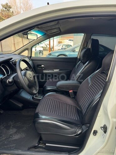Nissan Tiida-9
