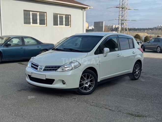 Nissan Tiida-1