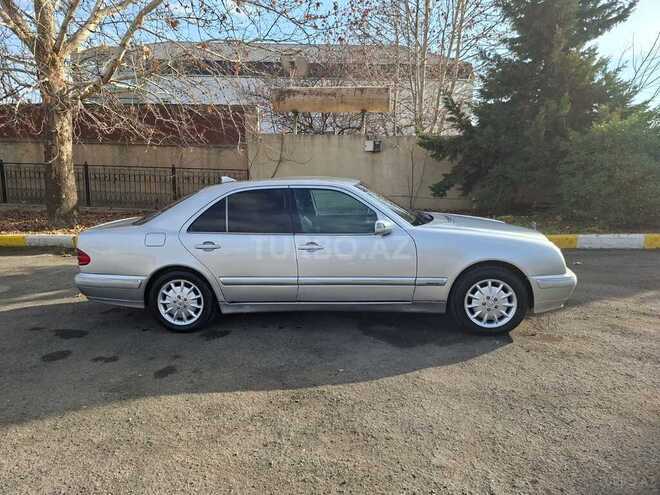 Mercedes E 240 1999, 362,280 km - 2.4 l - Qazax