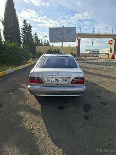 Mercedes E 240 1999, 362,280 km - 2.4 l - Qazax