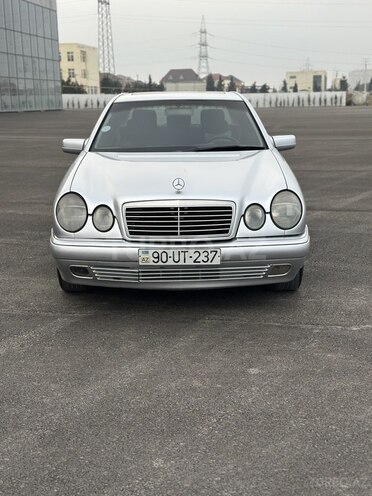 Mercedes E 240 1999, 390,247 km - 2.4 l - Bakı