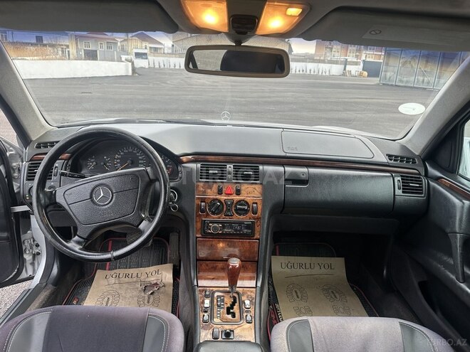 Mercedes E 240 1999, 390,247 km - 2.4 l - Bakı