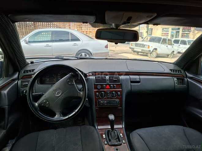 Mercedes E 230 1996, 256,458 km - 2.3 l - Qazax