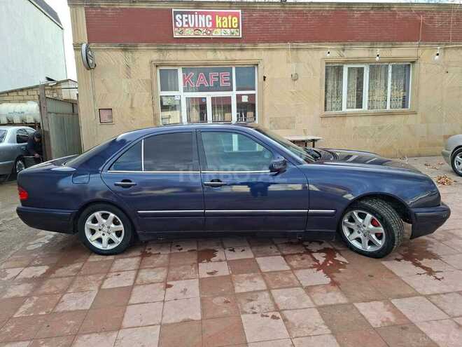 Mercedes E 230 1996, 256,458 km - 2.3 l - Qazax
