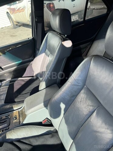 Mercedes E 230 1996, 729,512 km - 2.3 л - Quba