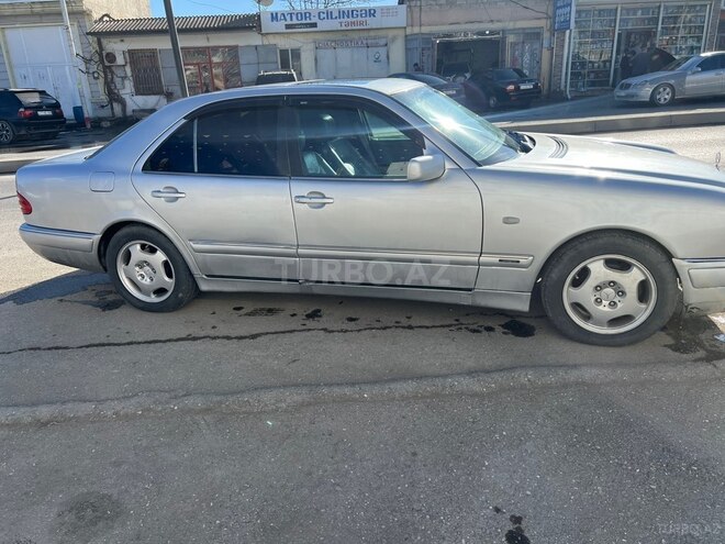 Mercedes E 230 1996, 729,512 km - 2.3 л - Quba