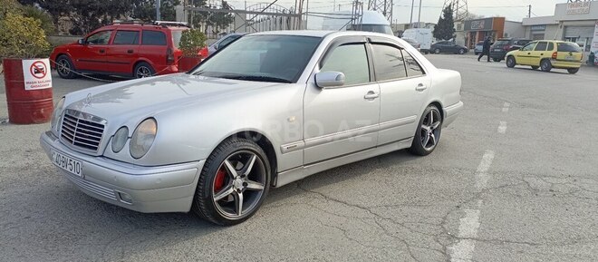Mercedes E 280 1999, 20,005 km - 2.8 л - Sumqayıt