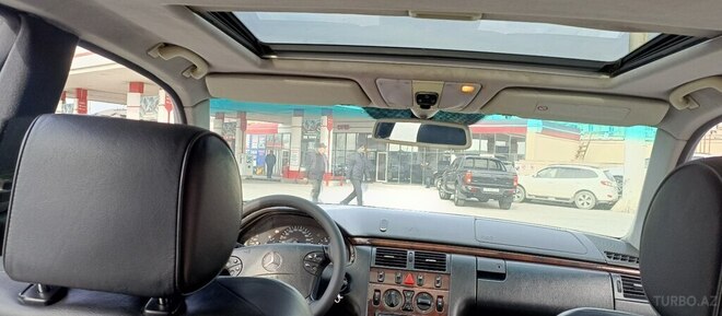 Mercedes E 280 1999, 20,005 km - 2.8 л - Sumqayıt