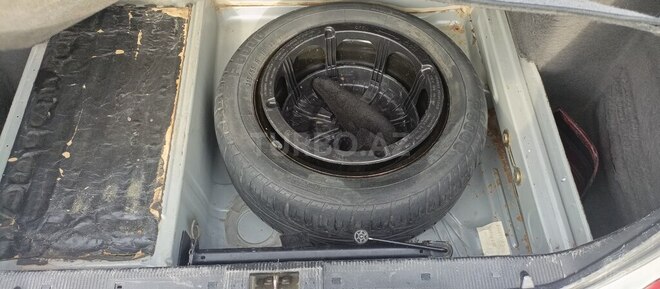 Mercedes E 280 1999, 20,005 km - 2.8 л - Sumqayıt