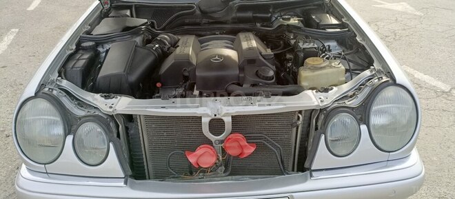 Mercedes E 280 1999, 20,005 km - 2.8 л - Sumqayıt