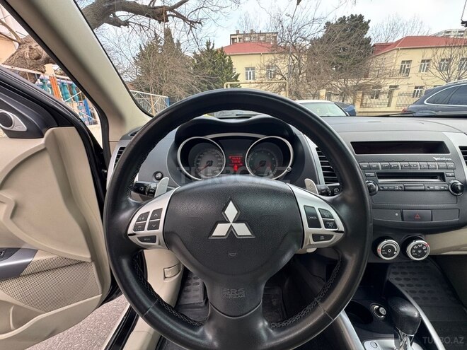Mitsubishi Outlander 2008, 138,000 km - 3.0 l - Bakı