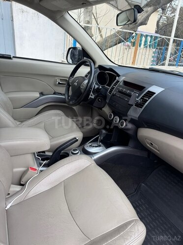 Mitsubishi Outlander 2008, 138,000 km - 3.0 l - Bakı