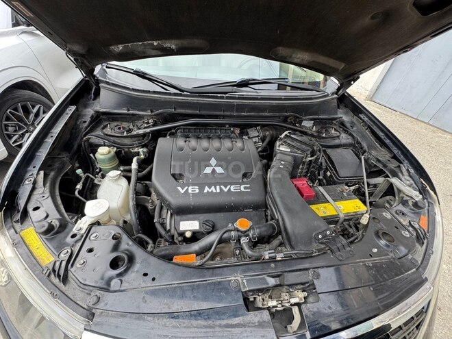 Mitsubishi Outlander 2008, 138,000 km - 3.0 l - Bakı