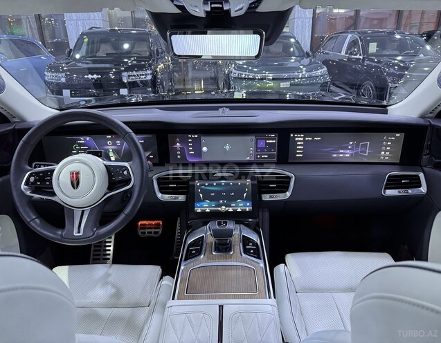 Hongqi E-HS9-8