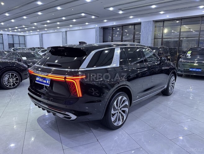 Hongqi E-HS9-5