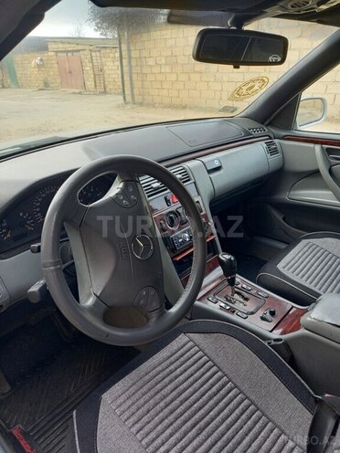 Mercedes E 220 2000, 378,130 km - 2.2 l - Bakı