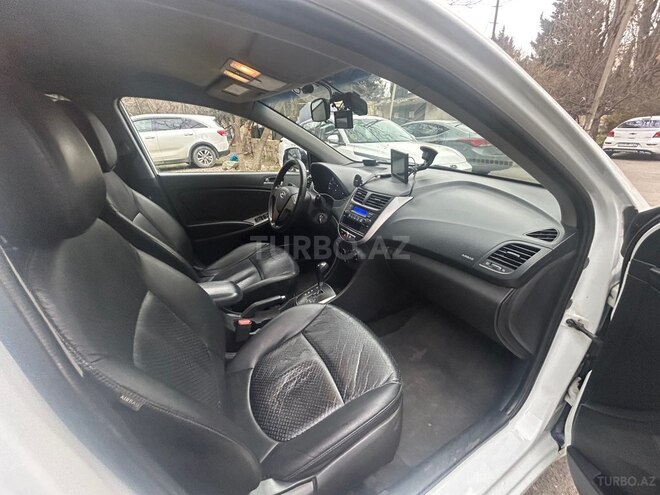 Hyundai Accent 2015, 301,000 km - 1.6 л - Bakı