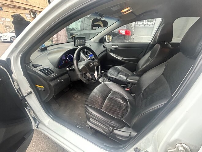 Hyundai Accent 2015, 301,000 km - 1.6 л - Bakı