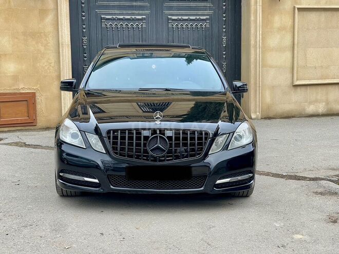Mercedes E 220-1