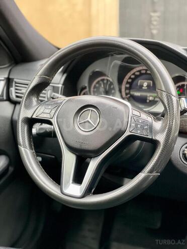 Mercedes E 220-12