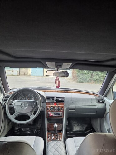 Mercedes C 220 1998, 293,755 km - 2.2 л - Sumqayıt