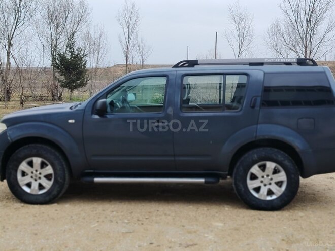 Nissan Pathfinder-10