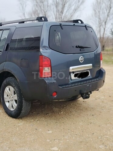 Nissan Pathfinder-2