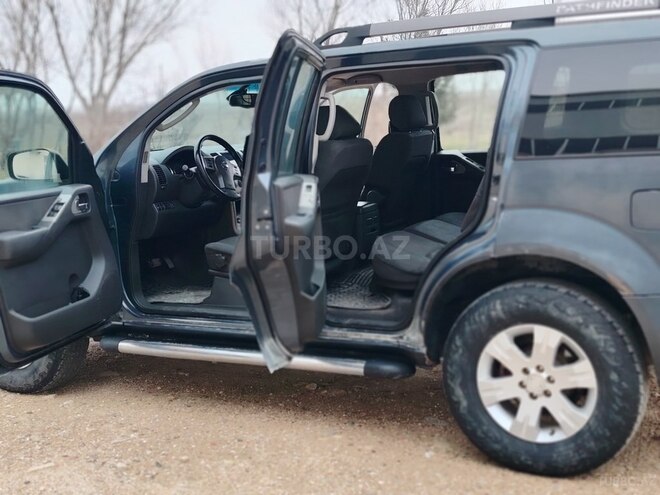 Nissan Pathfinder-11