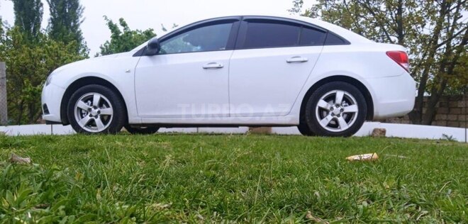 Chevrolet Cruze 2010, 250,000 km - 1.6 л - Qusar