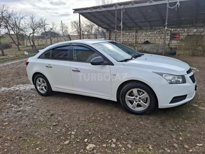 Chevrolet Cruze 2010, 250,000 km - 1.6 л - Qusar