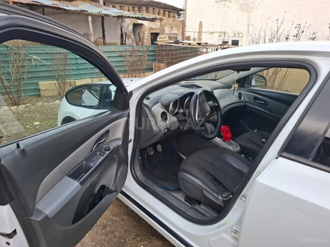 Chevrolet Cruze 2010, 250,000 km - 1.6 л - Qusar