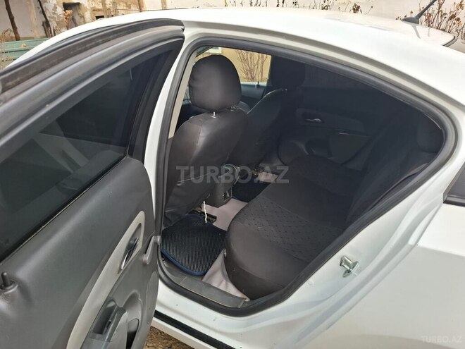 Chevrolet Cruze 2010, 250,000 km - 1.6 л - Qusar