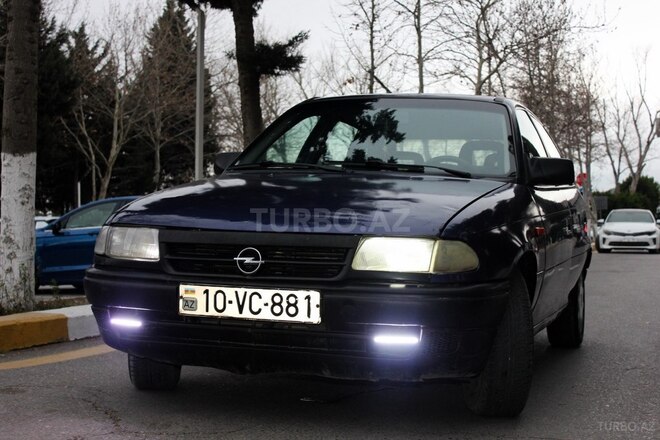 Opel Astra 1995, 327,000 km - 1.6 l - Bakı
