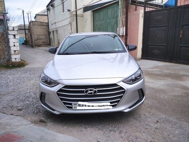 Hyundai Elantra-1