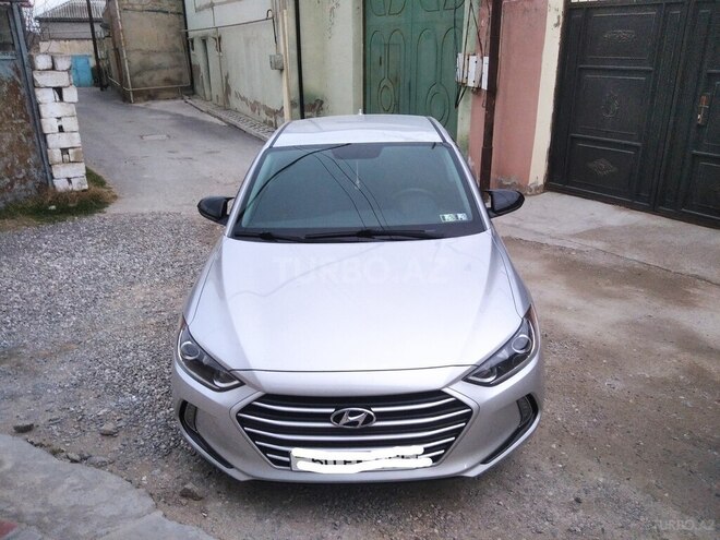 Hyundai Elantra-2