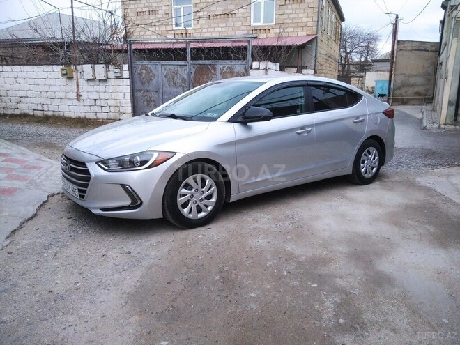 Hyundai Elantra-7