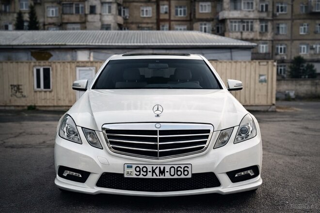 Mercedes E 350 2011, 235,000 km - 3.5 l - Bakı