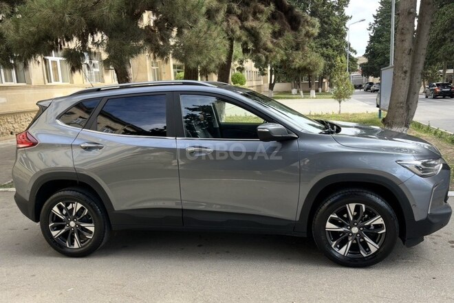 Chevrolet Tracker-5
